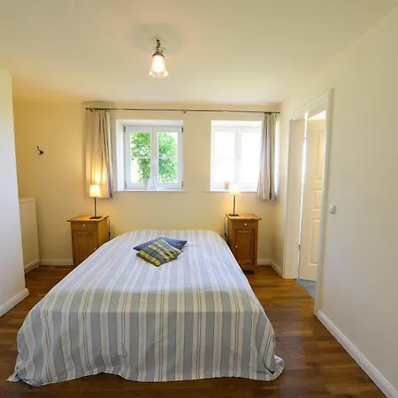 Ferienwohnung-1-direkt-am-wasser-im-gut-grubnow-ruegen Grubnow