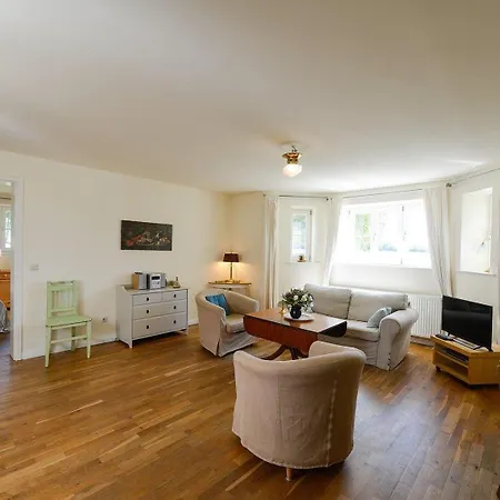 Appartamento Ferienwohnung-1-direkt-am-wasser-im-gut-grubnow-ruegen